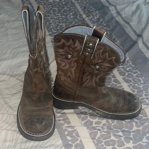 Fairly worn, Women’s Ariat Cowboy Boots. Size 8B